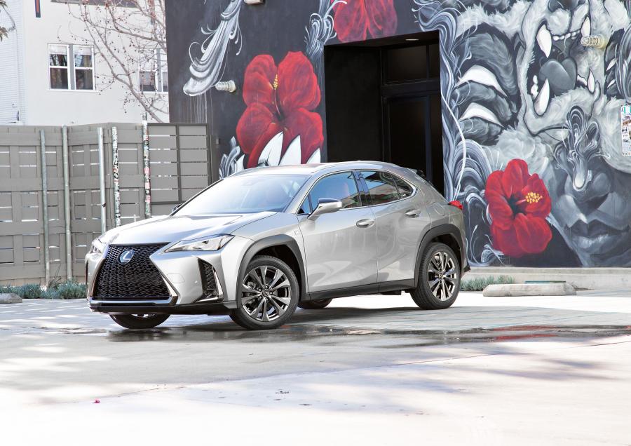  Lexus UX200 F-Sport 2018 года  (NA) (фото 9 из 40)